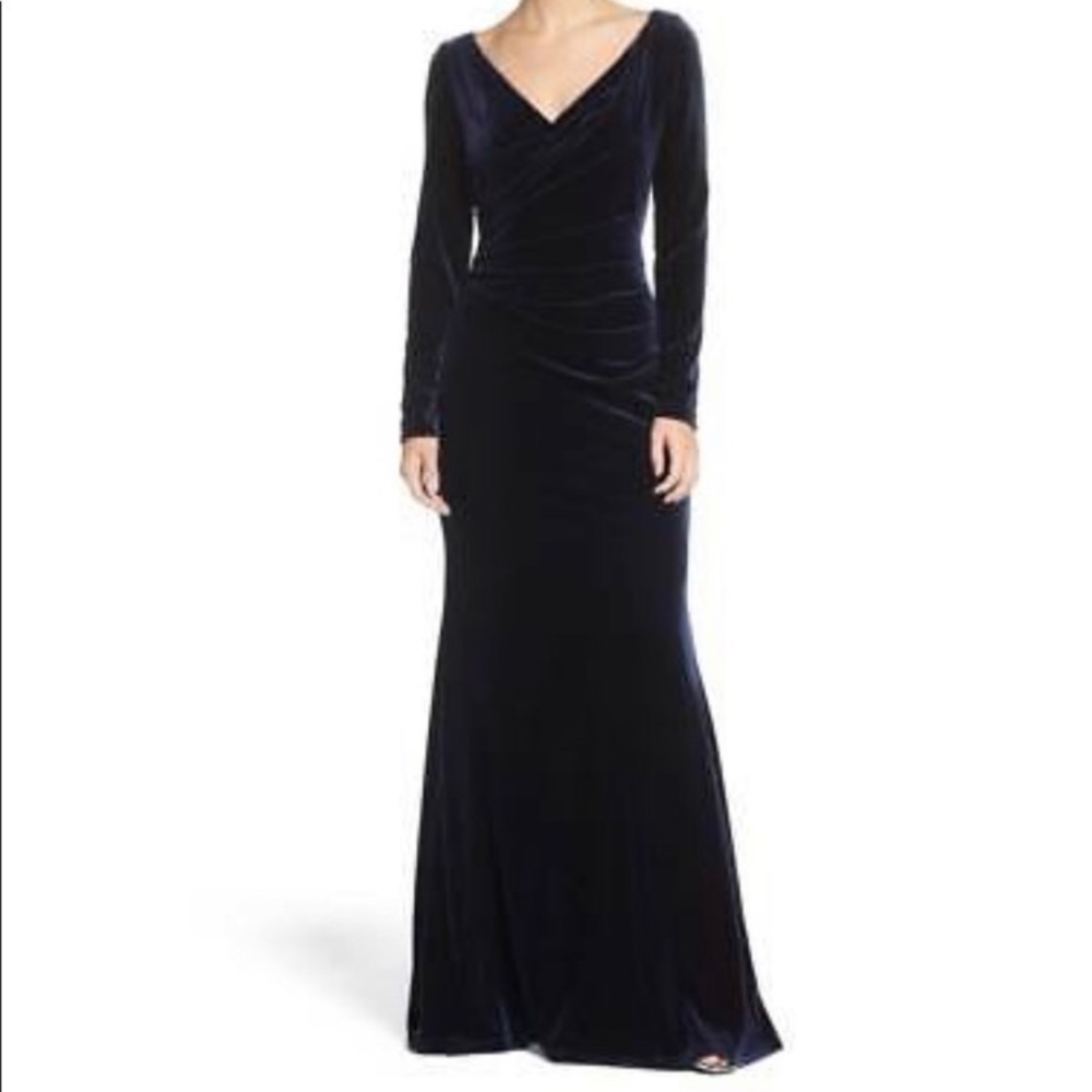 Vince Camuto Velvet gown navy mermaid v neck luxury party holidays wedding sz 4